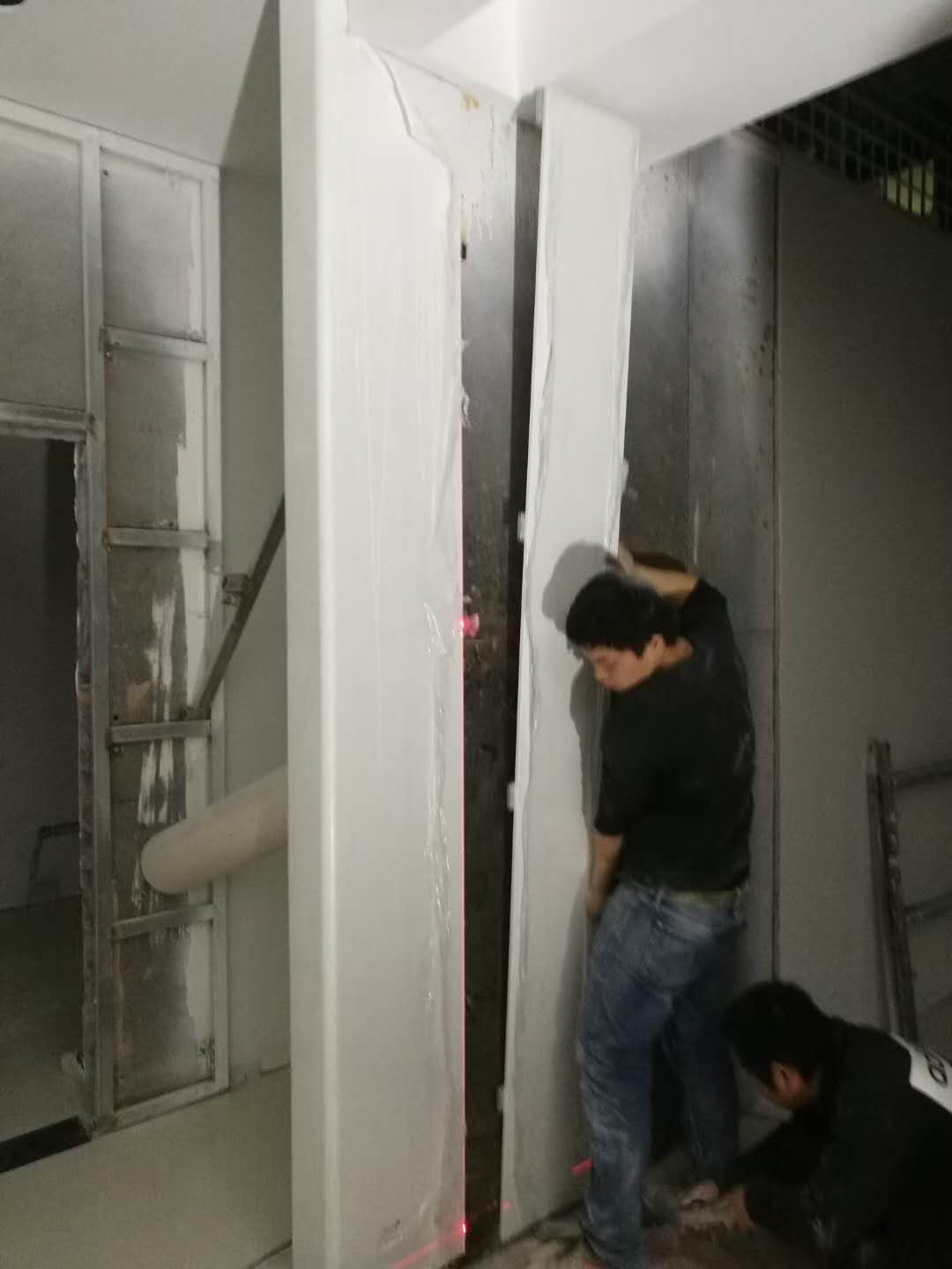 成品鋼質隔墻板安裝現場